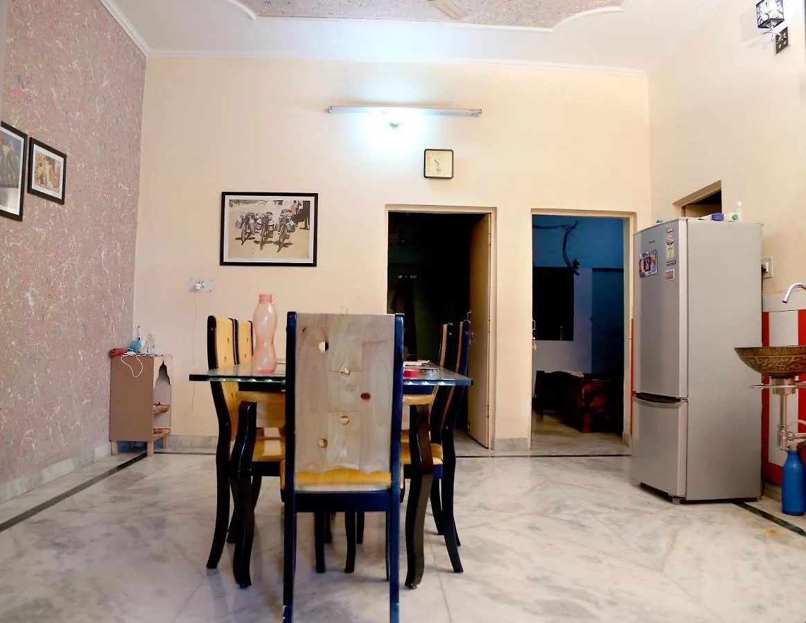 Tuk Tuk Homestay Agra